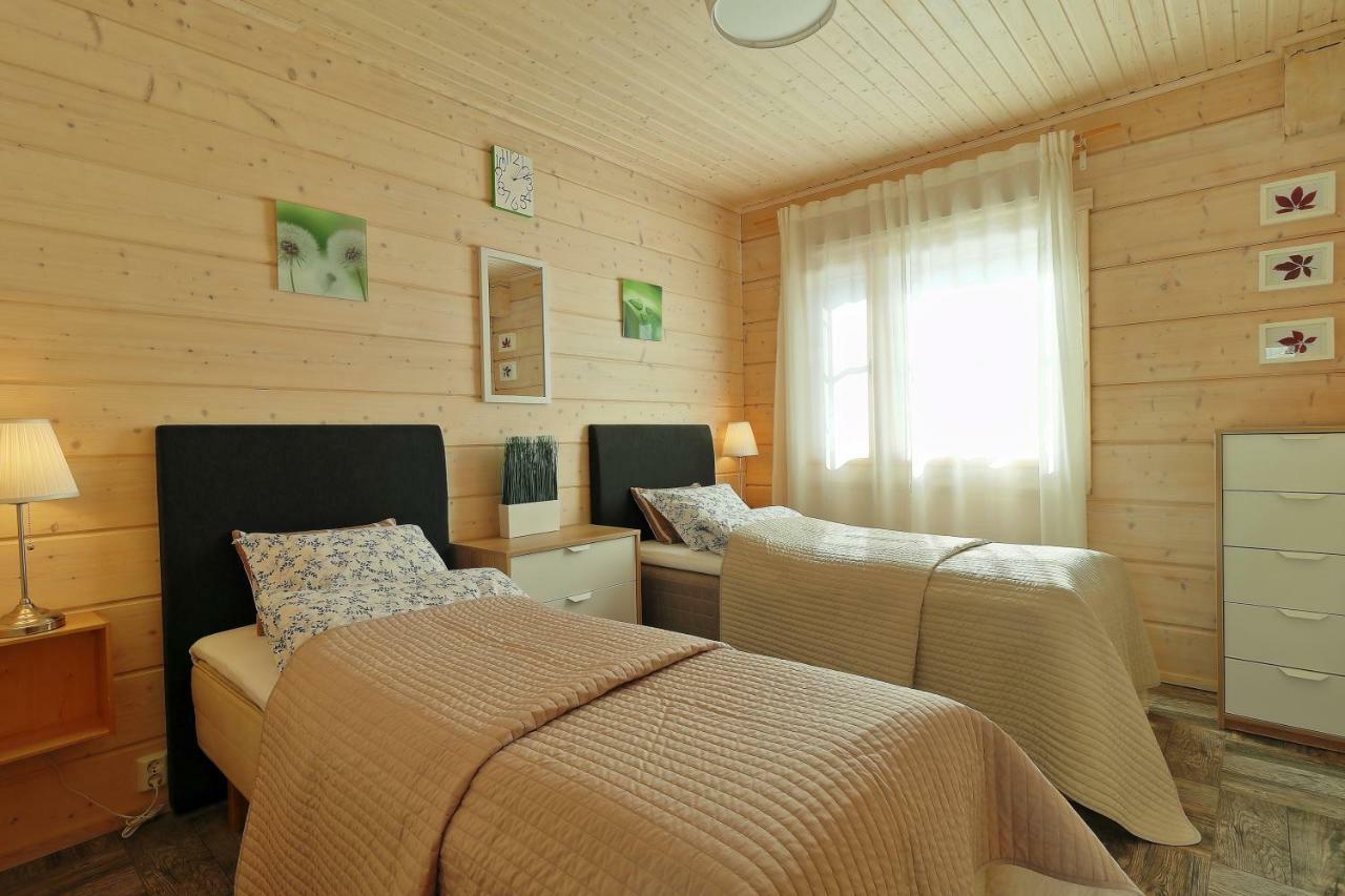 Villa Maria Cottages Jaala Exteriör bild